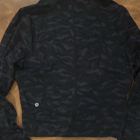 Lululemon Black Camouflage  zip up jacket - Picture 4 of 13